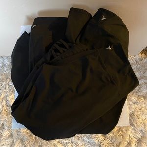 Old Navy Leggings Black M Crop & Ankle Length